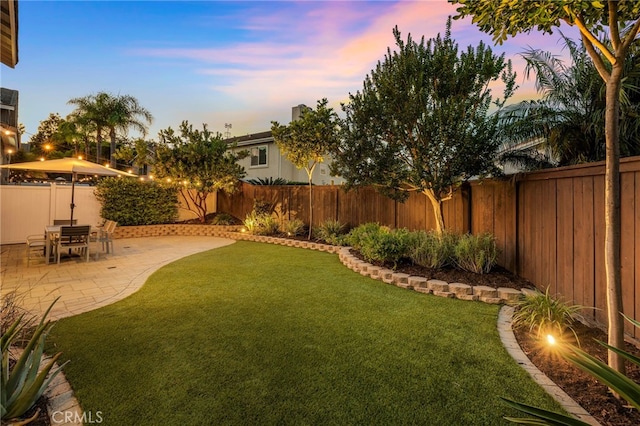 42 Beech Dr, Aliso Viejo, CA 92656 - fenced backyard with a patio area