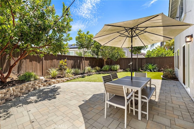 42 Beech Dr, Aliso Viejo, CA 92656 - fenced backyard featuring outdoor dining space and a patio area