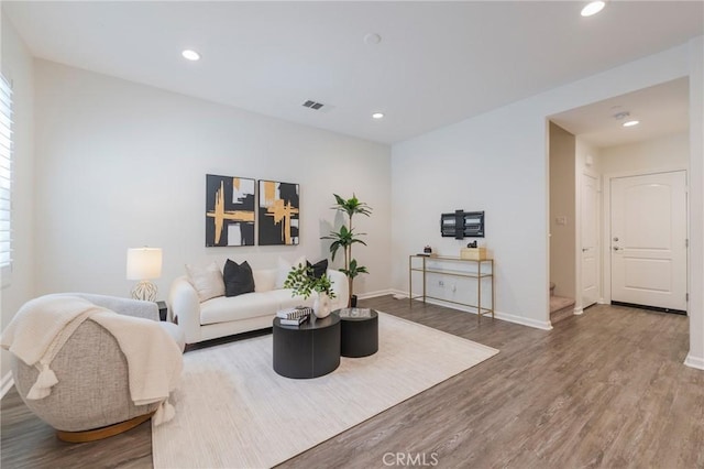 18 Jaripol Cir, Rancho Mission Viejo, CA 92694 - living area with wood finished floors and recessed lighting