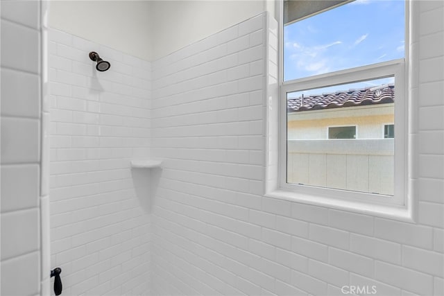 7420 Desert Sky Dr, Yucca Valley, CA 92284 - full bathroom featuring a tile shower