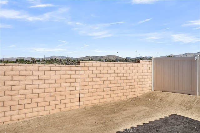 7408 Desert Sky Dr, Yucca Valley, CA 92284 - view of yard featuring a mountain view