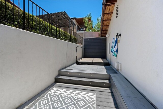 3532 Mesquite Dr, Calabasas, CA 91302 - view of patio