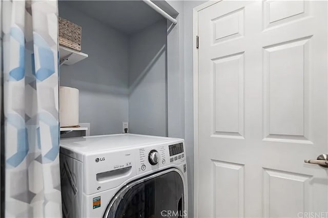 1236 N Columbus Ave Unit 28, Glendale, CA 91202 - laundry area with washer / clothes dryer