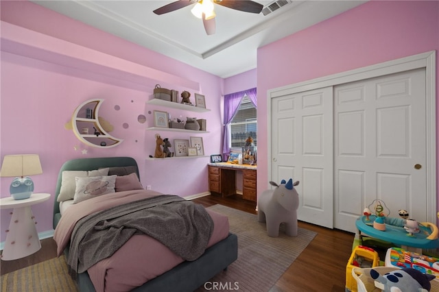 2802 Silver Shore Ln, Bakersfield, CA 93313 - bedroom with dark wood finished floors, a closet, and ceiling fan