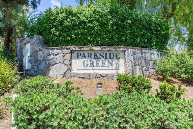 861 Shade Tree Way, Corona, CA 92878 - view of community / neighborhood sign