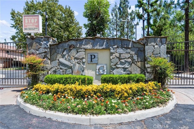 861 Shade Tree Way, Corona, CA 92878 - community sign featuring a gate