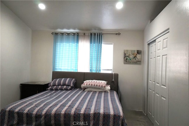 18347 Saticoy St Unit 33, Reseda, CA 91335 - bedroom with a closet and recessed lighting