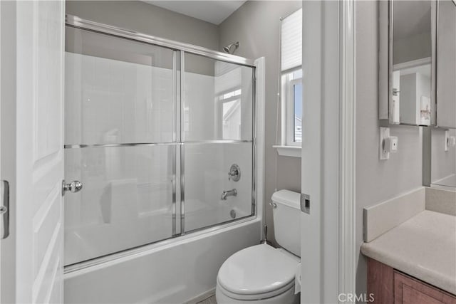 9180 Araujo Ct, Atascadero, CA 93422 - full bath with enclosed tub / shower combo and vanity