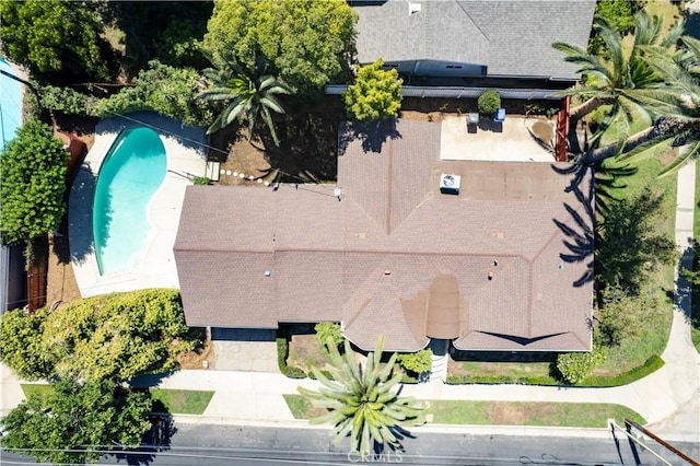 10345 Encino Ave, Granada Hills, CA 91344 - view of subject property with a pool area