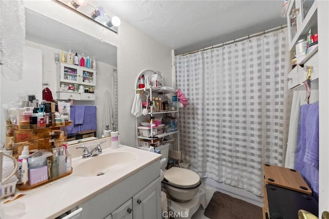 23034 Cedar Way, Crestline, CA 92325 - full bathroom with vanity and curtained shower