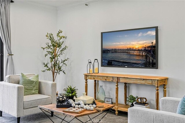 120 The Unit 210, Redondo Beach, CA 90277 - living room with crown molding