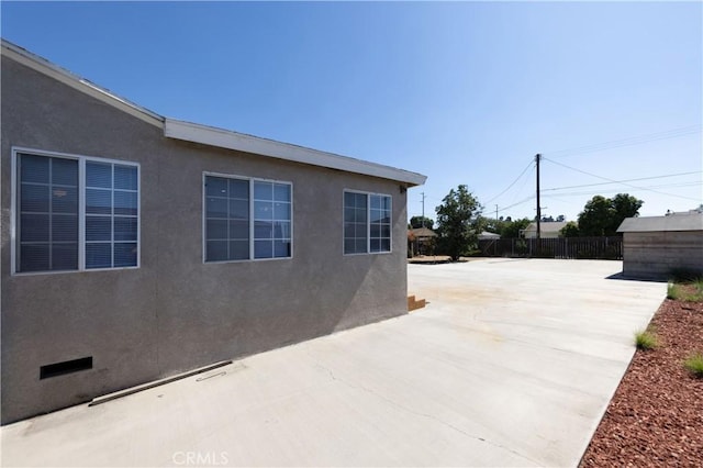 8933 Locust Ave, Fontana, CA 92335 - view of patio / terrace