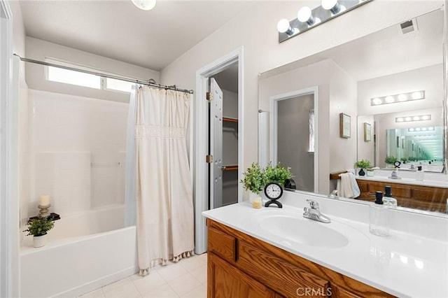 1057 Windsor Way, Chico, CA 95926 - full bath featuring shower / tub combo with curtain and vanity