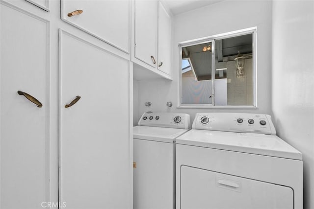 28980 Del Monte Dr, Menifee, CA 92586 - laundry area featuring cabinet space and independent washer and dryer