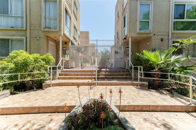 116 W Maple St Unit 25, Glendale, CA 91204 - view of property's community