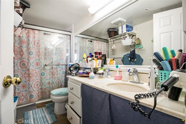 116 W Maple St Unit 25, Glendale, CA 91204 - full bathroom featuring vanity and curtained shower