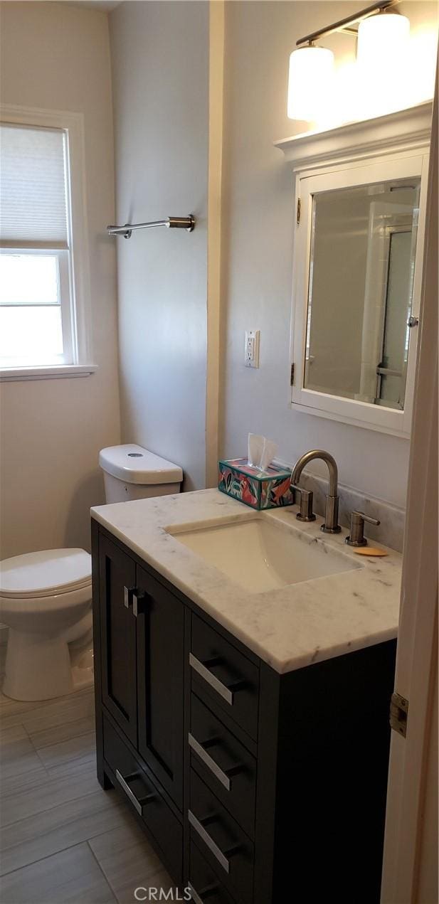 4131 Perlita Ave Unit B, Los Angeles, CA 90039 - bathroom with vanity and toilet