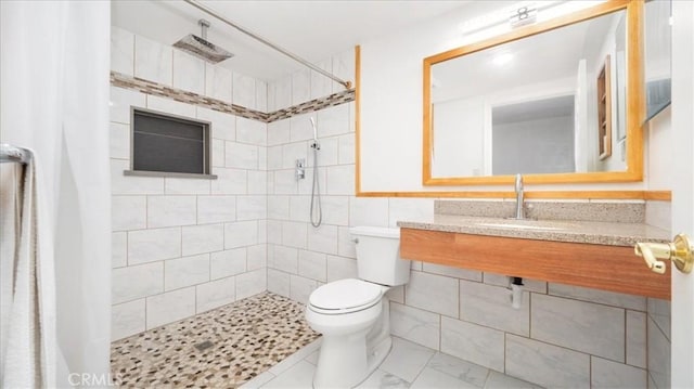 3139 W 152nd Pl, Gardena, CA 90249 - full bath featuring tiled shower and tile walls