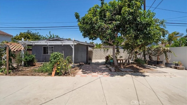 3139 W 152nd Pl, Gardena, CA 90249 - view of front of home with a patio area and a fenced backyard