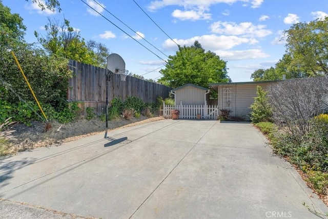 2516 Greta Pl, San Luis Obispo, CA 93401 - view of patio featuring a storage shed