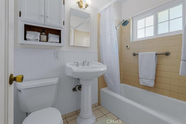 2516 Greta Pl, San Luis Obispo, CA 93401 - bathroom featuring a wainscoted wall, shower / tub combo, and tile patterned floors
