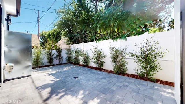 421 N Catalina St, Burbank, CA 91505 - fenced backyard featuring a patio