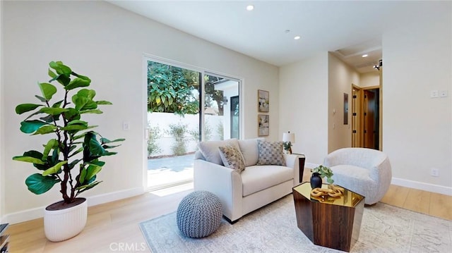 421 N Catalina St, Burbank, CA 91505 - living area featuring recessed lighting and light wood-style flooring