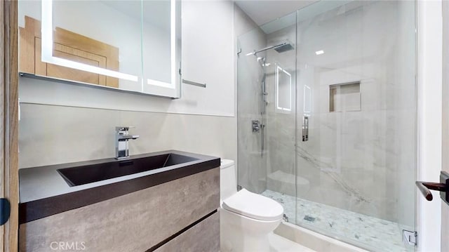 421 N Catalina St, Burbank, CA 91505 - full bath featuring a marble finish shower and vanity