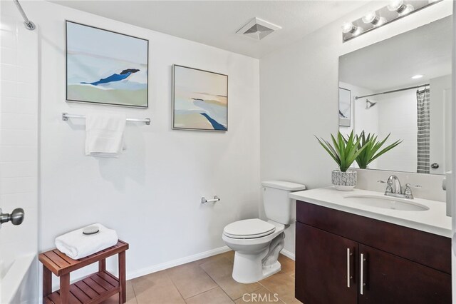 2950 19th St Unit 113, Signal Hill, CA 92707 - full bath featuring vanity, tile patterned flooring, and shower / tub combo