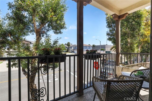 2950 19th St Unit 113, Signal Hill, CA 92707 - balcony featuring a residential view