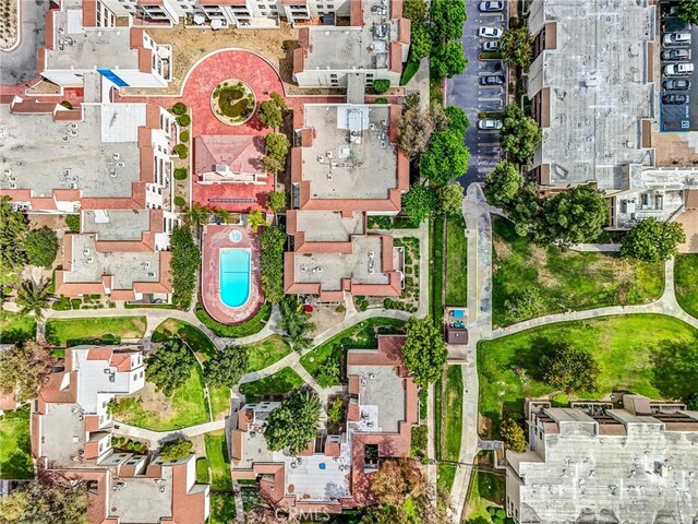 600 W 3rd St Unit C207, Santa Ana, CA 92701 - aerial view of property's location featuring a pool area