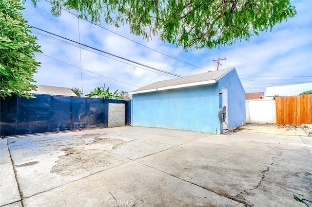 13018 Rosecrans Ave, Norwalk, CA 90650 - view of garage