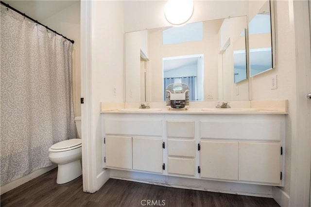 783 Pointe Vista Ln, Corona, CA 92881 - full bath featuring wood finished floors, double vanity, and a shower with shower curtain