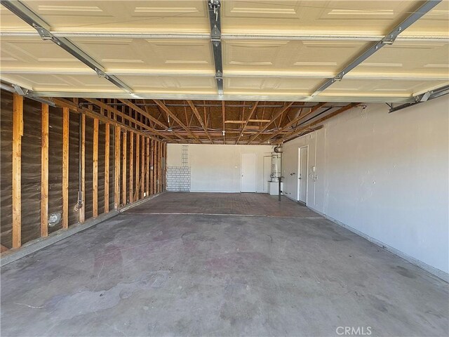 22241 Cholena Rd, Apple Valley, CA 92307 - view of garage