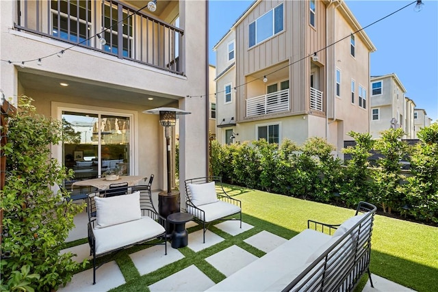 1281 Windmill Rd, Rancho Mission Viejo, CA 92694 - patio / terrace featuring a yard and a residential view