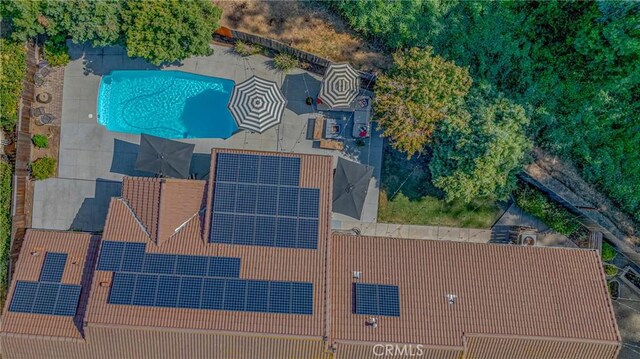 770 Warbler Ct, Merced, CA 95340 - view of subject property featuring a pool area