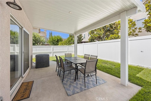870 Clover Ln, Corona, CA 92878 - fenced backyard featuring a patio area and outdoor dining space