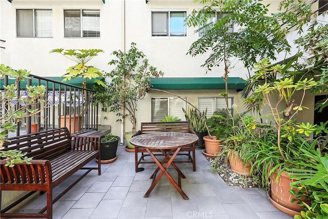 1739 E Broadway Unit 6, Long Beach, CA 90802 - view of patio / terrace