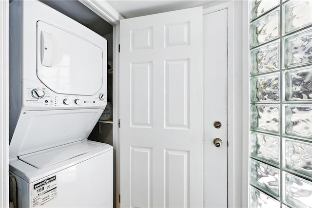 1739 E Broadway Unit 6, Long Beach, CA 90802 - washroom featuring stacked washer / dryer