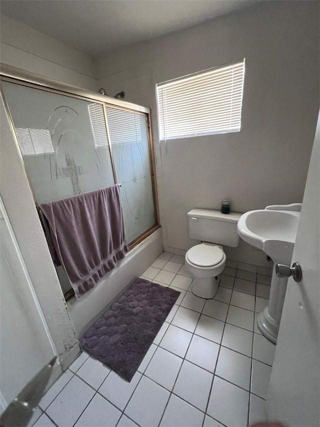 4552 Shasta Pl, El Monte, CA 91731 - bathroom featuring tile patterned floors and shower / bath combination with glass door