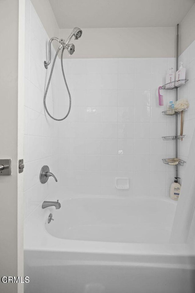 3151 W Hemlock St, Oxnard, CA 93035 - bathroom featuring shower / tub combo with curtain