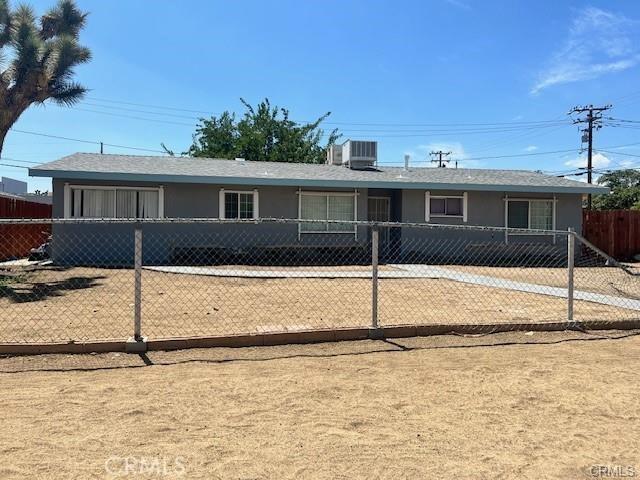 56943 Antelope Trl, Yucca Valley, CA 92284 - single story home with stucco siding