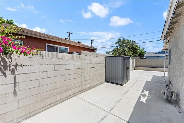 330 Glenshaw Dr, La Puente, CA 91744 - fenced backyard featuring a patio