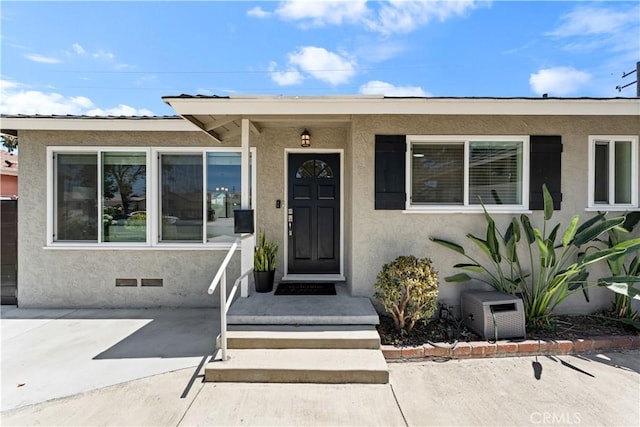 330 Glenshaw Dr, La Puente, CA 91744 - entrance to property featuring stucco siding and crawl space
