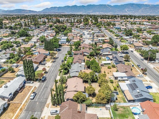 971 N Clifford Ave, Rialto, CA 92376 - aerial overview of property's location featuring nearby suburban area