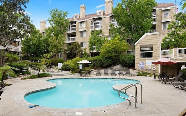 20331 Bluffside Cir Unit A320, Huntington Beach, CA 92646 - community pool with a patio area