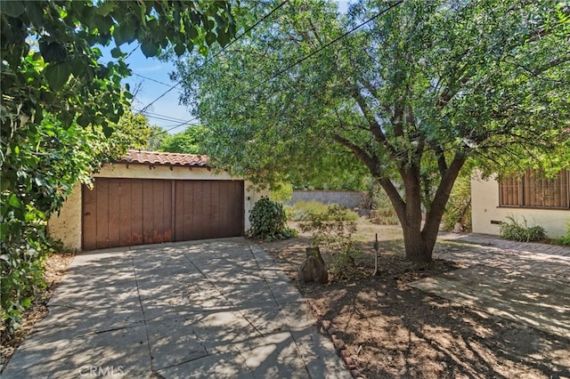 733 W 24th St, San Bernardino, CA 92405 - view of garage
