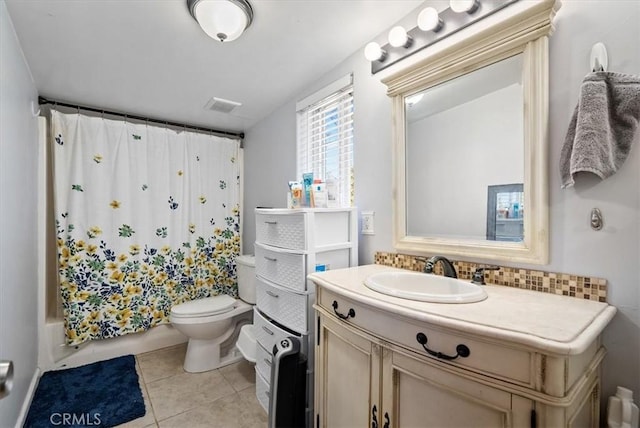 553 Well Rd, Templeton, CA 93465 - bathroom featuring tile patterned flooring, vanity, shower / bathtub combination with curtain, and tasteful backsplash