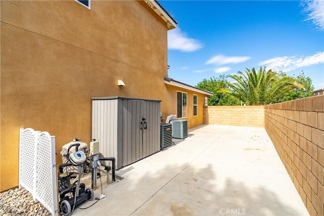 43145 62nd St W, Lancaster, CA 93536 - fenced backyard with a patio