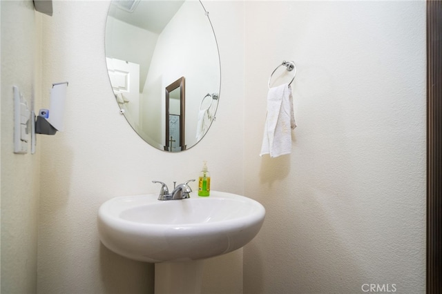 797 Plum Ln, Pomona, CA 91767 - bathroom with a sink